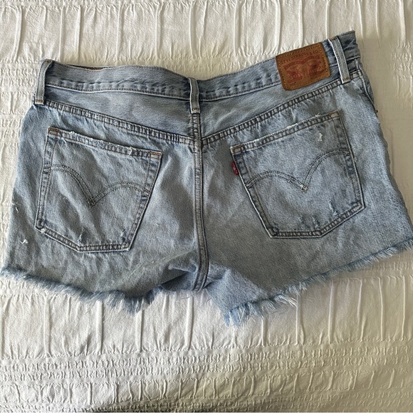 Levi’s Shorts - Picture 3 of 3